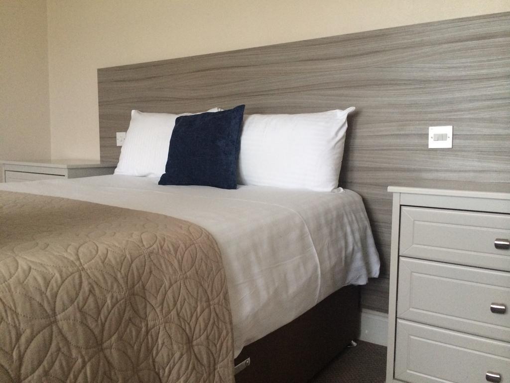 Cullen Bay Hotel Стая снимка